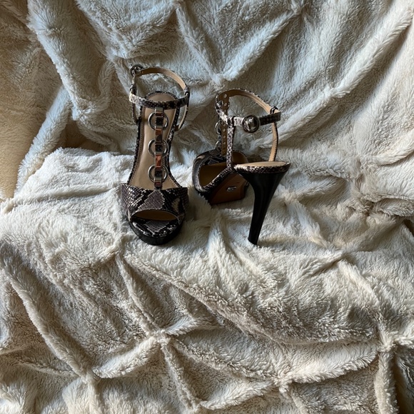 Michael Kors Sandals - Picture 2 of 2